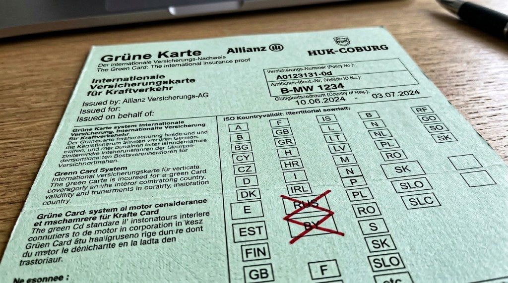 Grüne Karte (Allianz / HUK-Coburg) mit rot durchgestrichenem Feld RUS — Russland nicht mehr im Versicherungsschutz ab Juni 2023